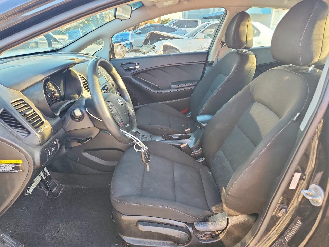2016 KIA FORTE LX — Фото 7 из 12
