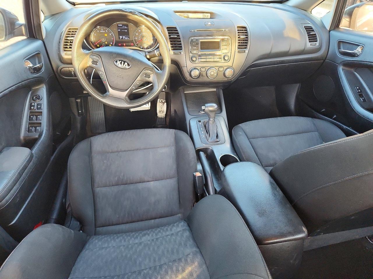 2016 KIA FORTE LX — Фото 8 из 12