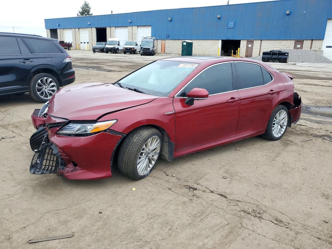 2020 TOYOTA CAMRY XLE