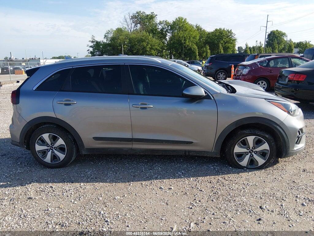 KNDCB3LC2N5531483 2022 KIA NIRO photo no. 11