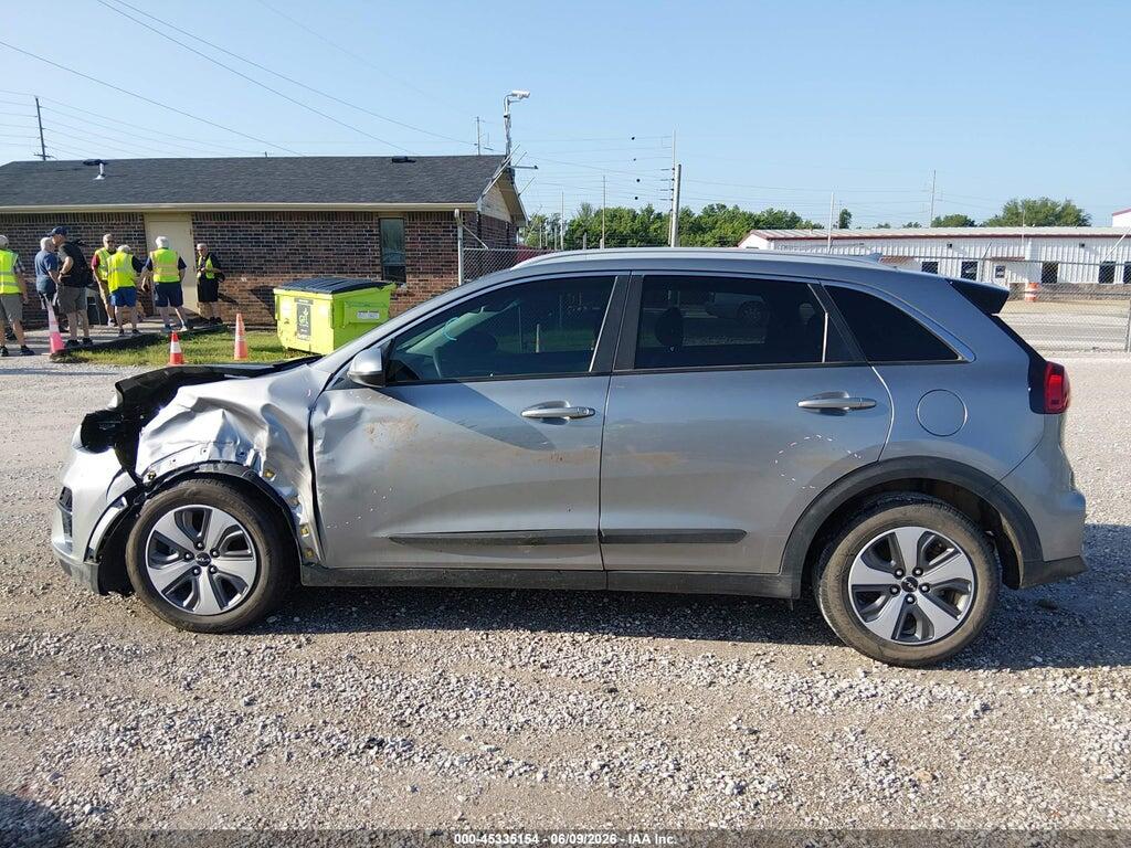 KNDCB3LC2N5531483 2022 KIA NIRO photo no. 12