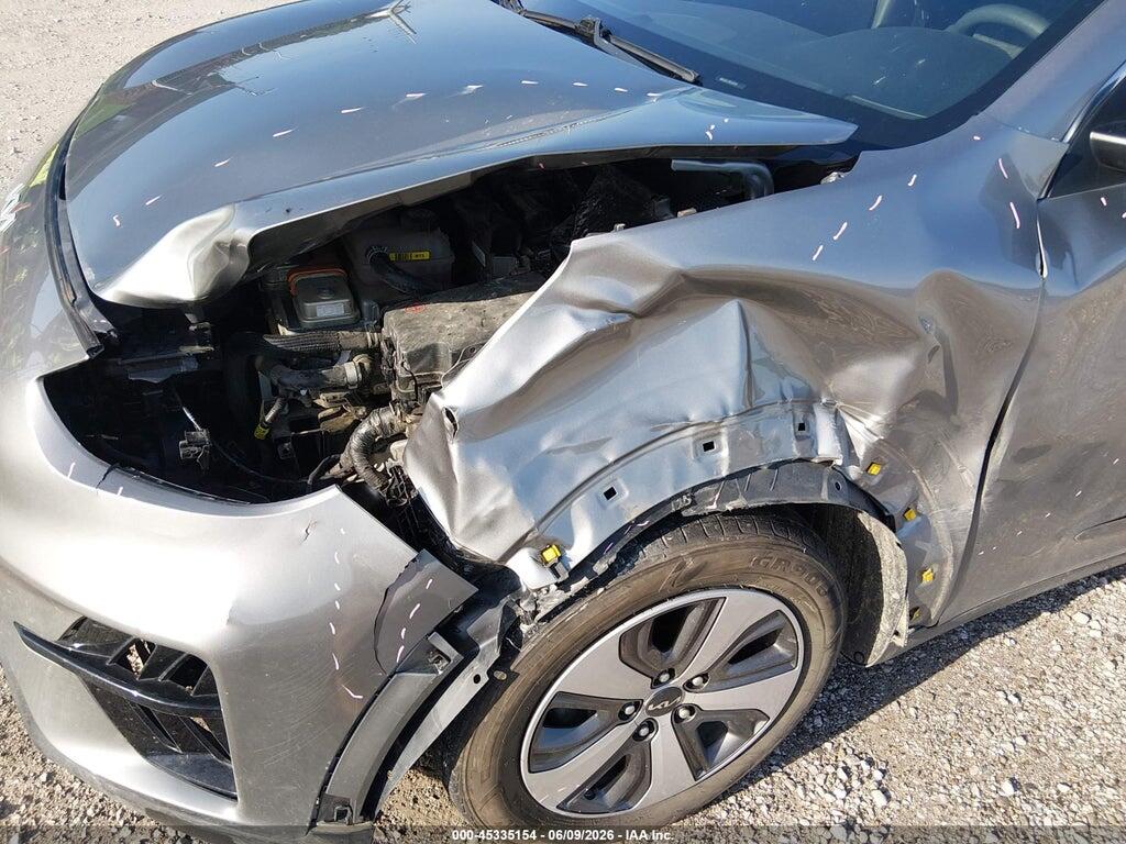 KNDCB3LC2N5531483 2022 KIA NIRO photo no. 5