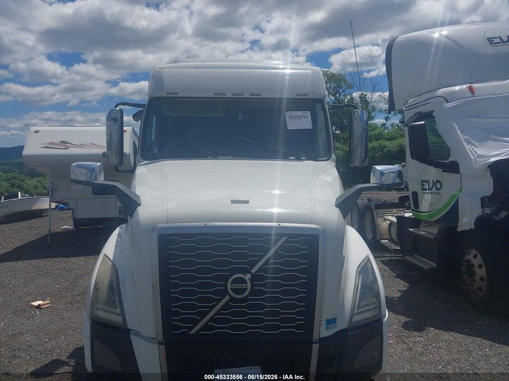 4V4NC9EHXKN198354 2019 VOLVO VNL photo no. 11
