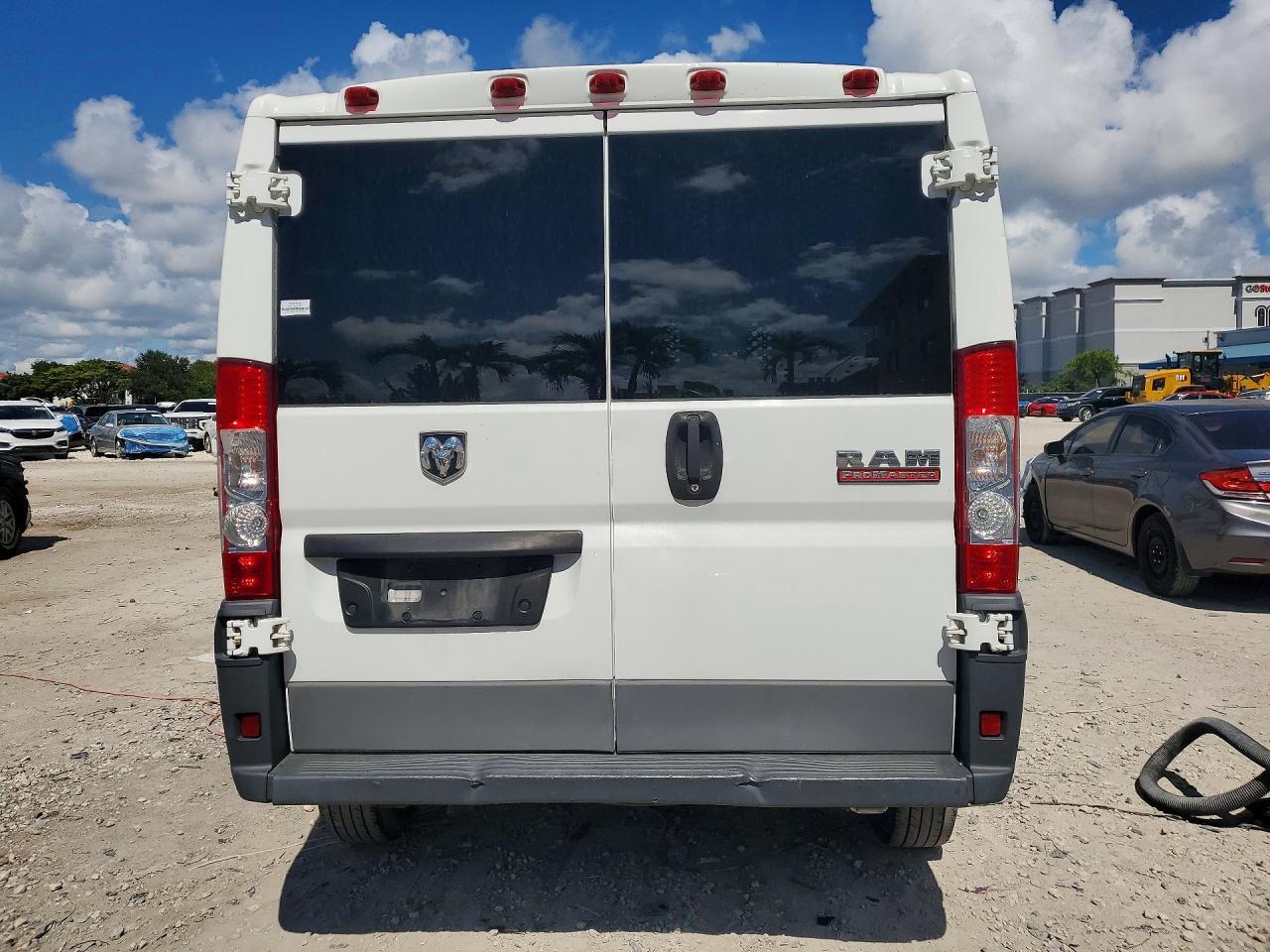 2017 RAM PROMASTER 1500 — Фото 6 из 13