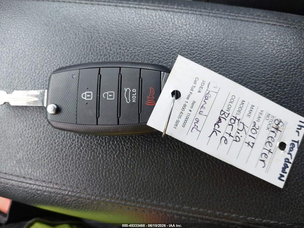 KNAFK5A8XH5690504 2017 KIA FORTE photo no. 11