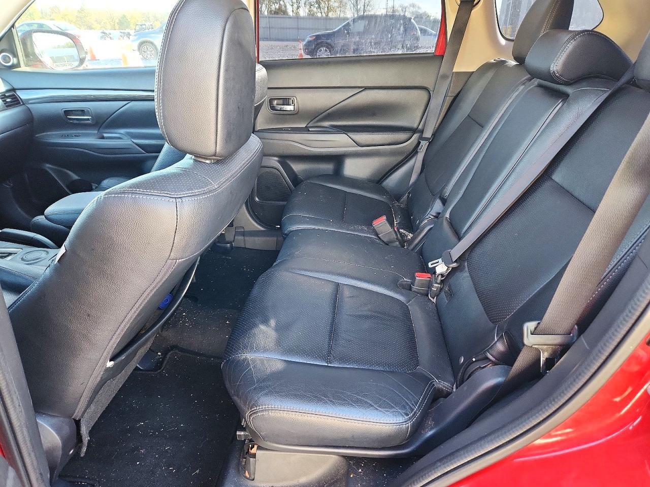 2016 MITSUBISHI OUTLANDER SE — Фото 11 из 13