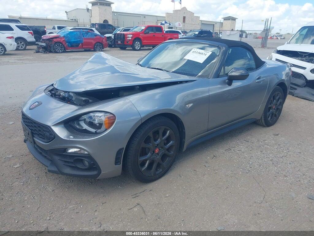 JC1NFAEK2H0119486 2017 FIAT 124 SPIDER photo no. 2