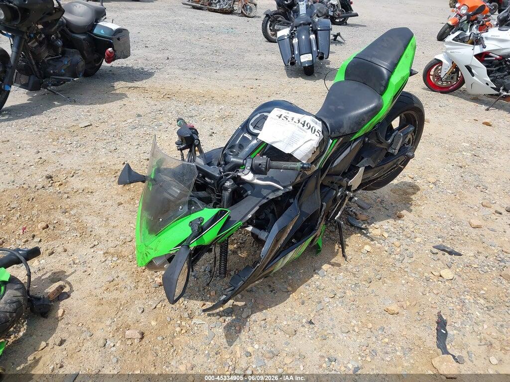 JKAEXEK10HDA02515 2017 KAWASAKI EX650 photo no. 2
