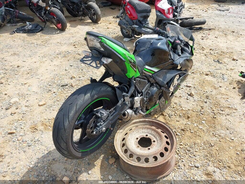 JKAEXEK10HDA02515 2017 KAWASAKI EX650 photo no. 4
