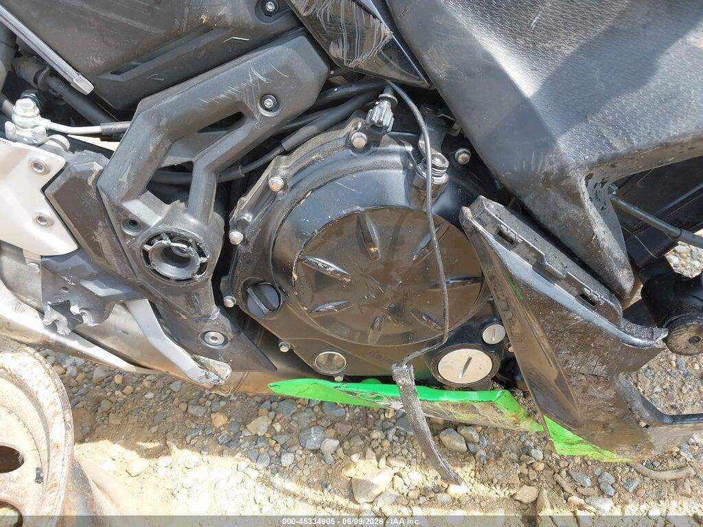 JKAEXEK10HDA02515 2017 KAWASAKI EX650 photo no. 8