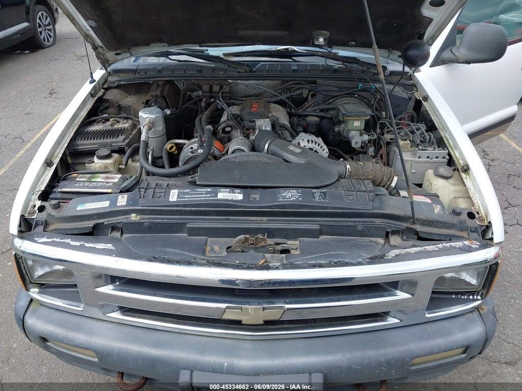 1GNDT13W0S2111516 1995 CHEVROLET BLAZER photo no. 10