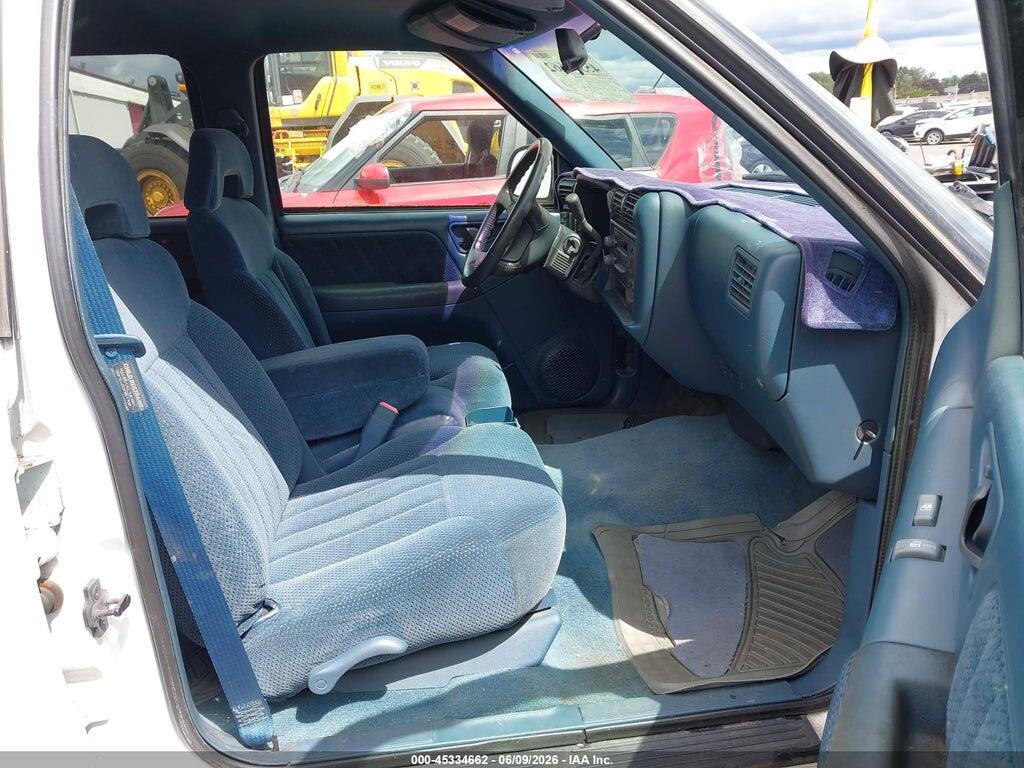 1GNDT13W0S2111516 1995 CHEVROLET BLAZER photo no. 5