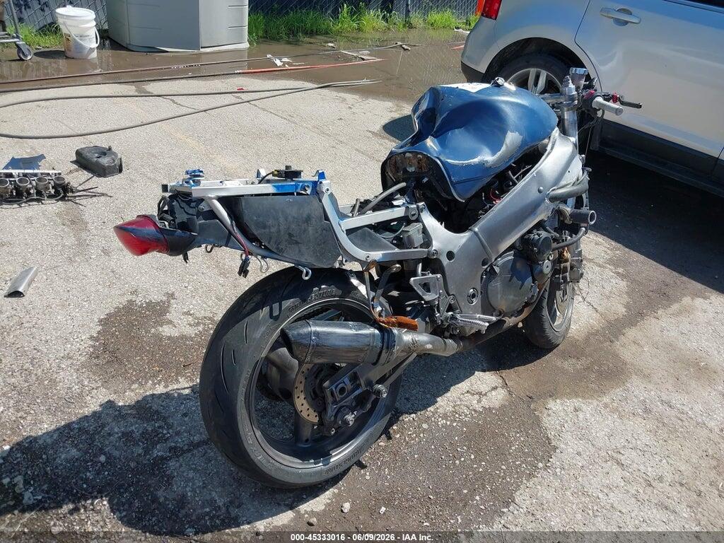 JS1GN78A6W2101413 1998 SUZUKI GSX-R600 photo no. 4