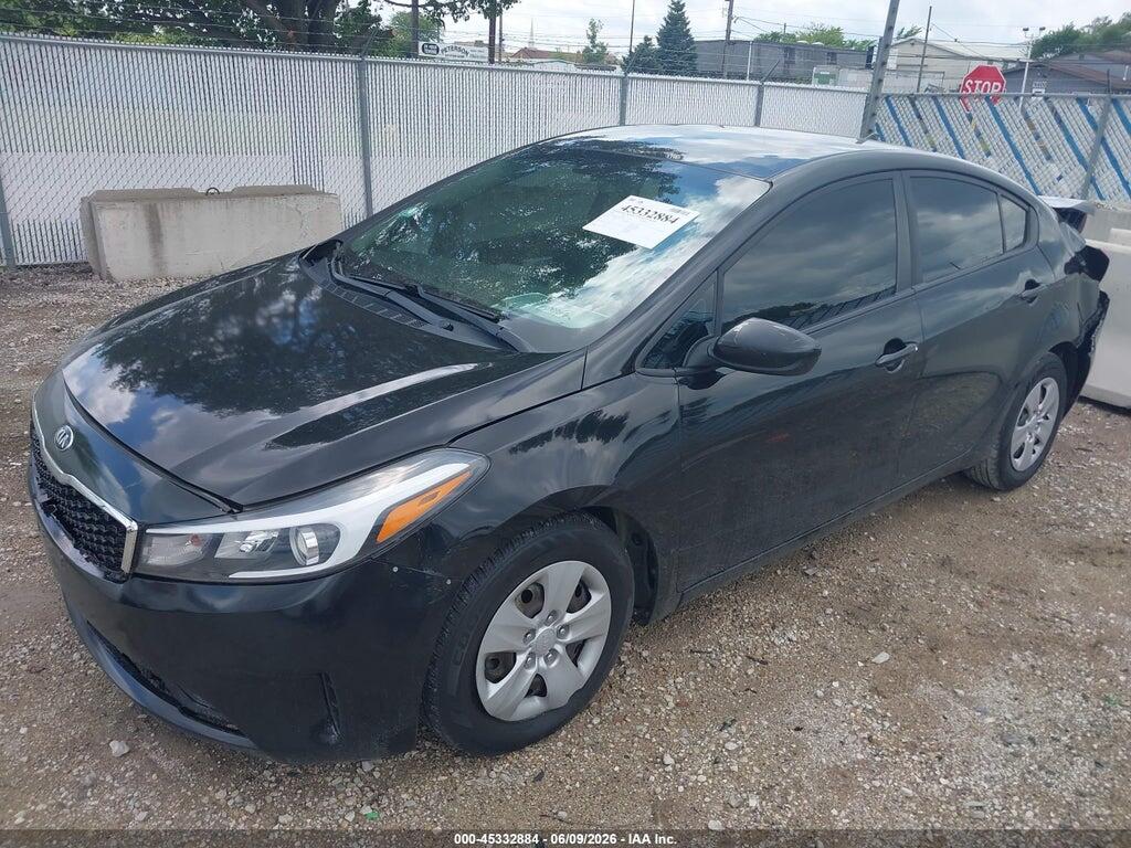 3KPFK4A75JE175649 2018 KIA FORTE photo no. 2