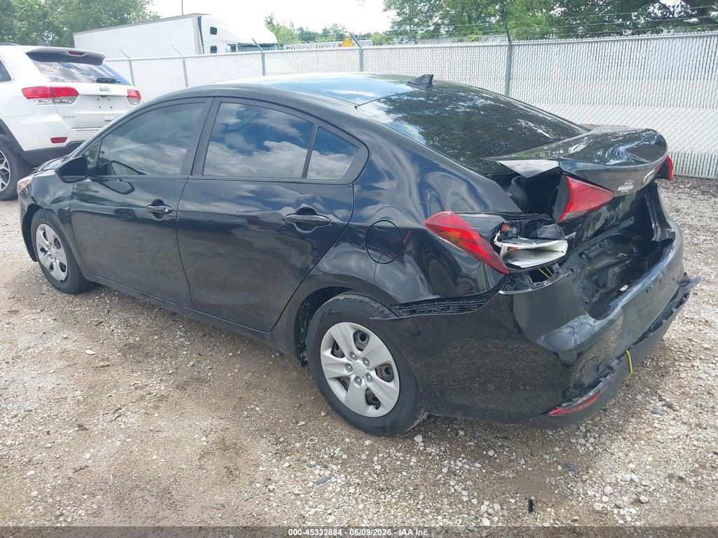 3KPFK4A75JE175649 2018 KIA FORTE photo no. 3