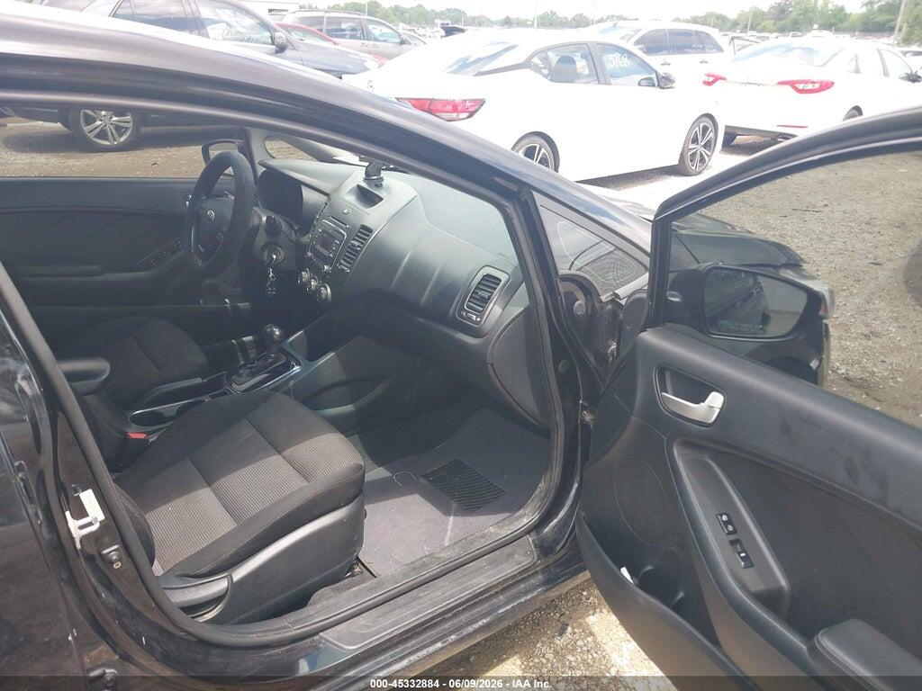 3KPFK4A75JE175649 2018 KIA FORTE photo no. 5