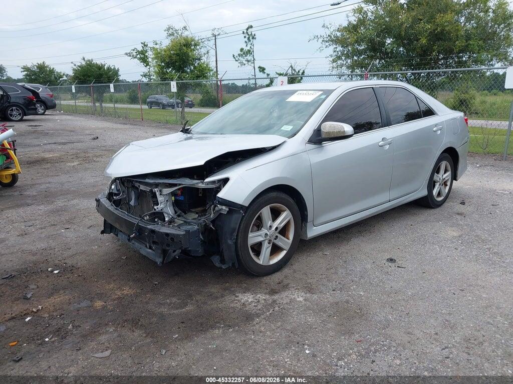 4T1BF1FK1EU449995 2014 TOYOTA CAMRY photo no. 2