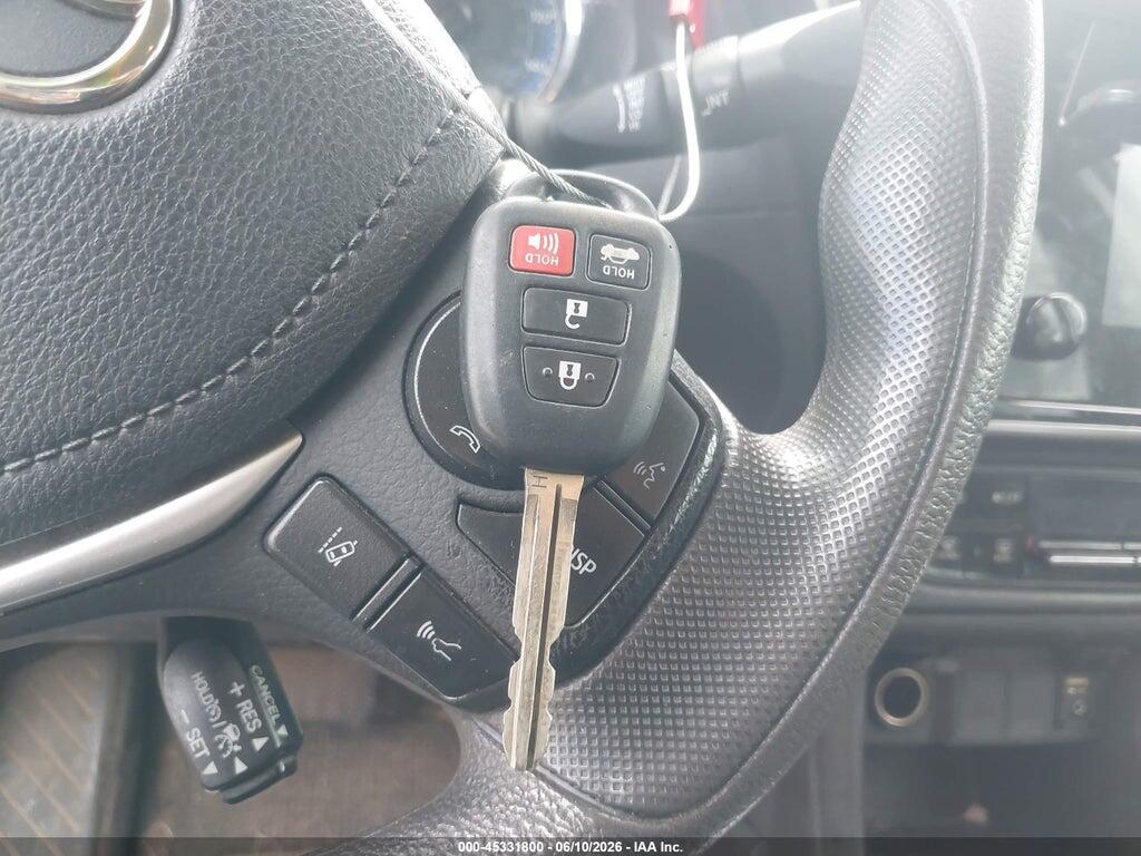 5YFBURHE8JP791872 2018 TOYOTA COROLLA photo no. 11