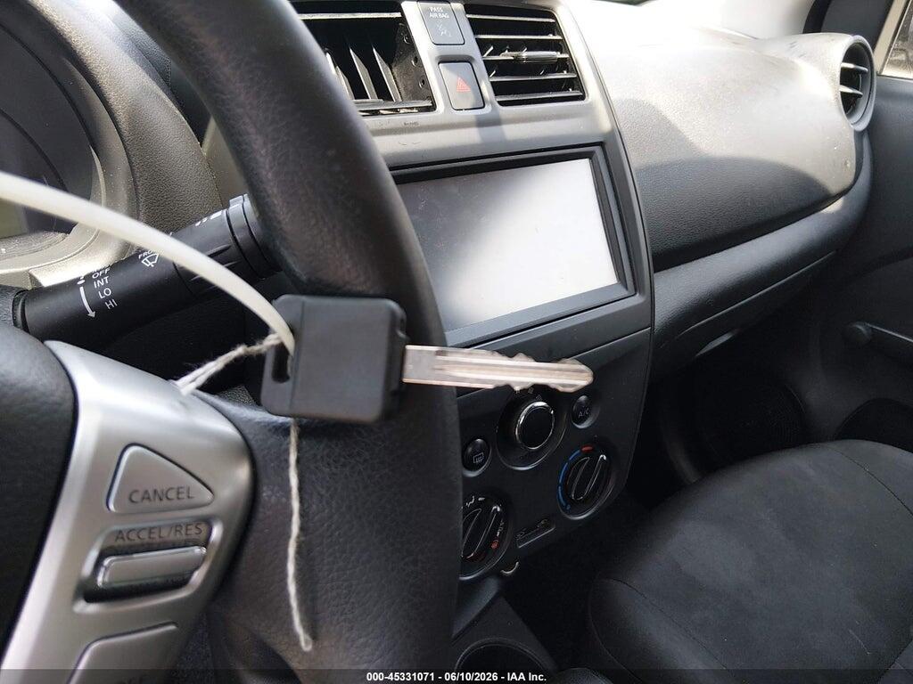 3N1CN7AP3KL806474 2019 NISSAN VERSA photo no. 11