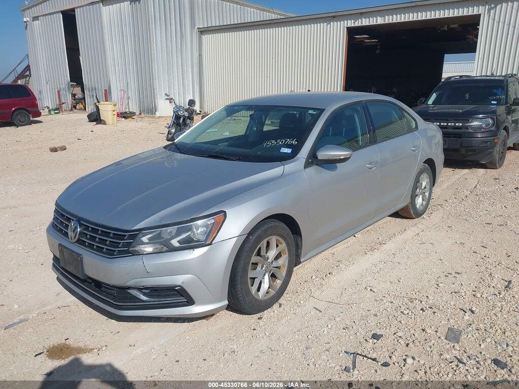 1VWAA7A37JC004045 2018 VOLKSWAGEN PASSAT photo no. 2