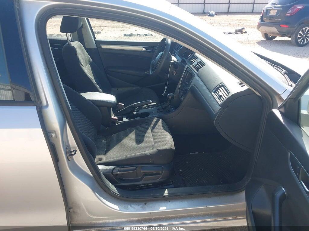 1VWAA7A37JC004045 2018 VOLKSWAGEN PASSAT photo no. 5