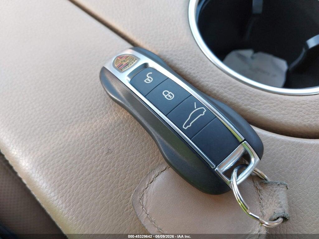 WP0AA2A75HL100579 2017 PORSCHE PANAMERA photo no. 11