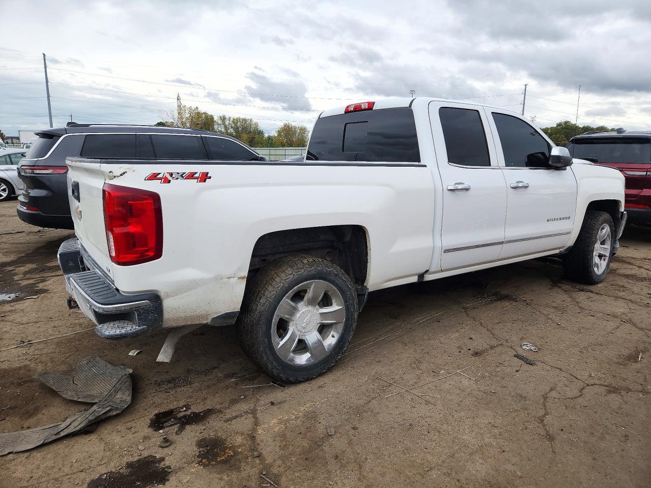2018 CHEVROLET SILVERADO K1500 LTZ — Фото 3 из 12