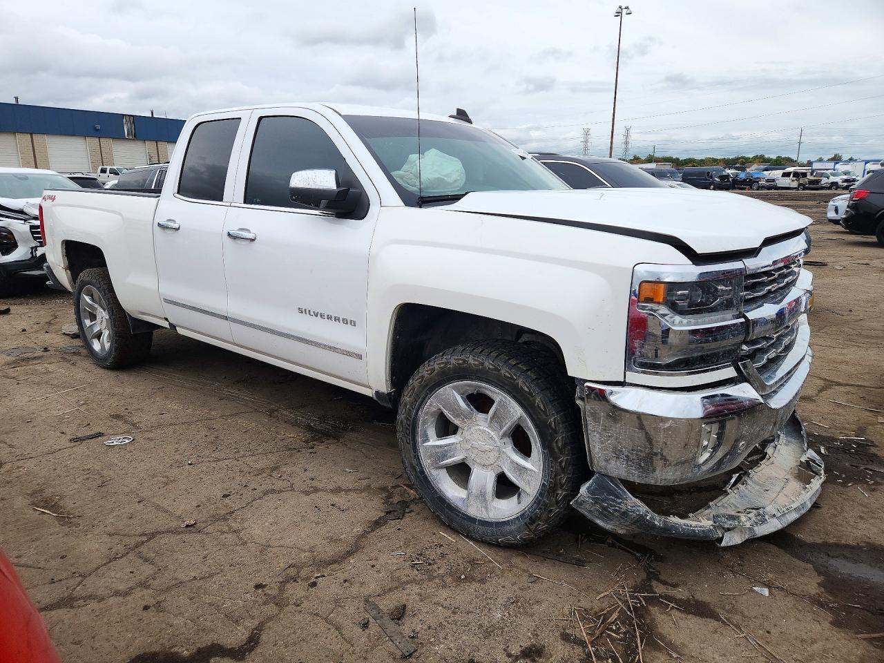 2018 CHEVROLET SILVERADO K1500 LTZ — Фото 4 из 12