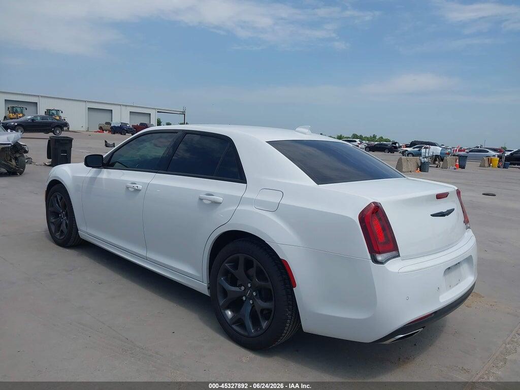 2C3CCADG2PH525167 2023 CHRYSLER 300 photo no. 3