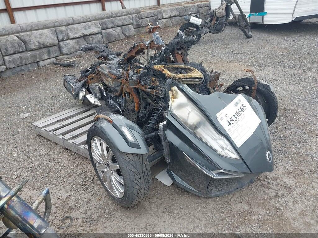2BXNBDD20HV003640 2017 CAN-AM SPYDER ROADSTER photo no. 1
