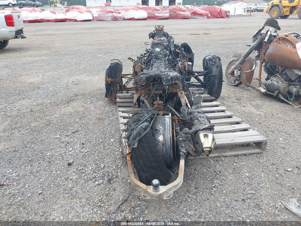 2BXNBDD20HV003640 2017 CAN-AM SPYDER ROADSTER photo no. 6