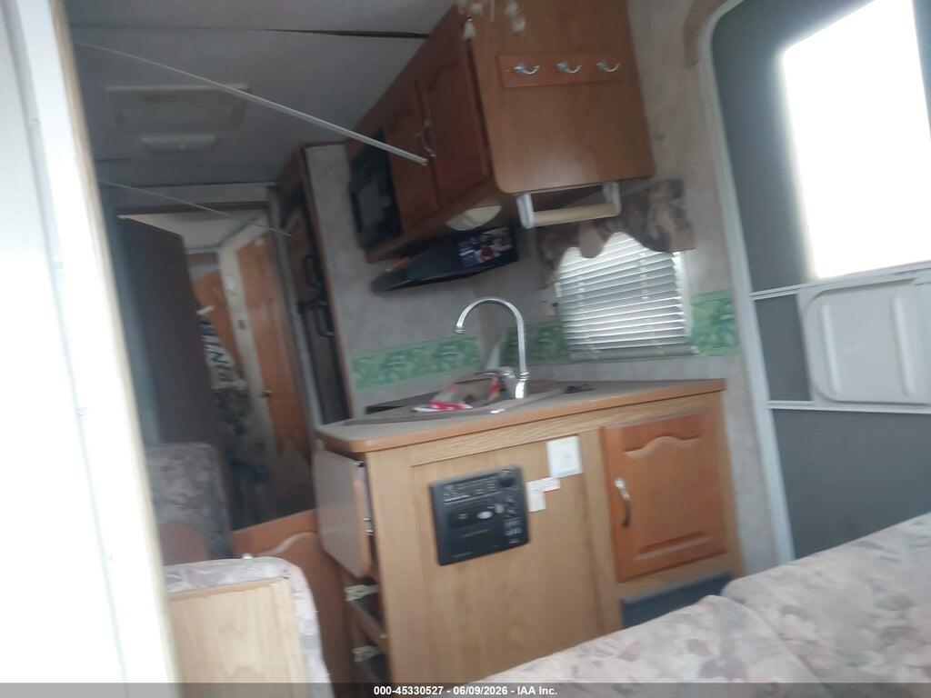 4YDT278245A220004 2015 SPRINTER 278RLSA photo no. 8