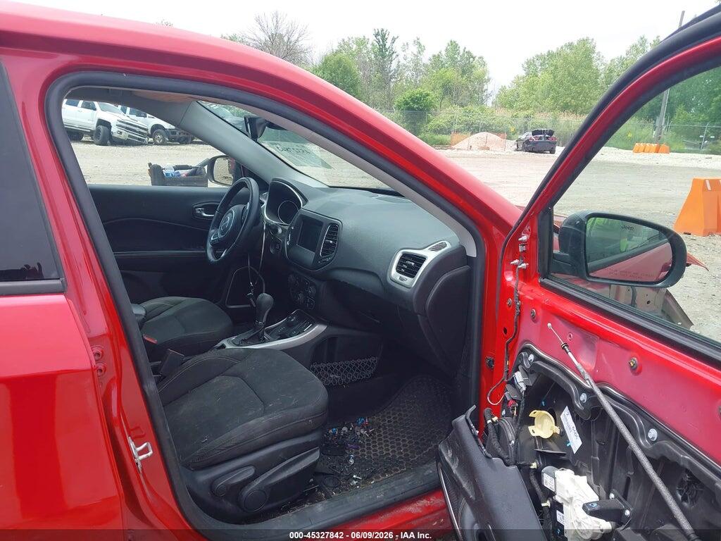 3C4NJDAB4JT345403 2018 JEEP COMPASS photo no. 5