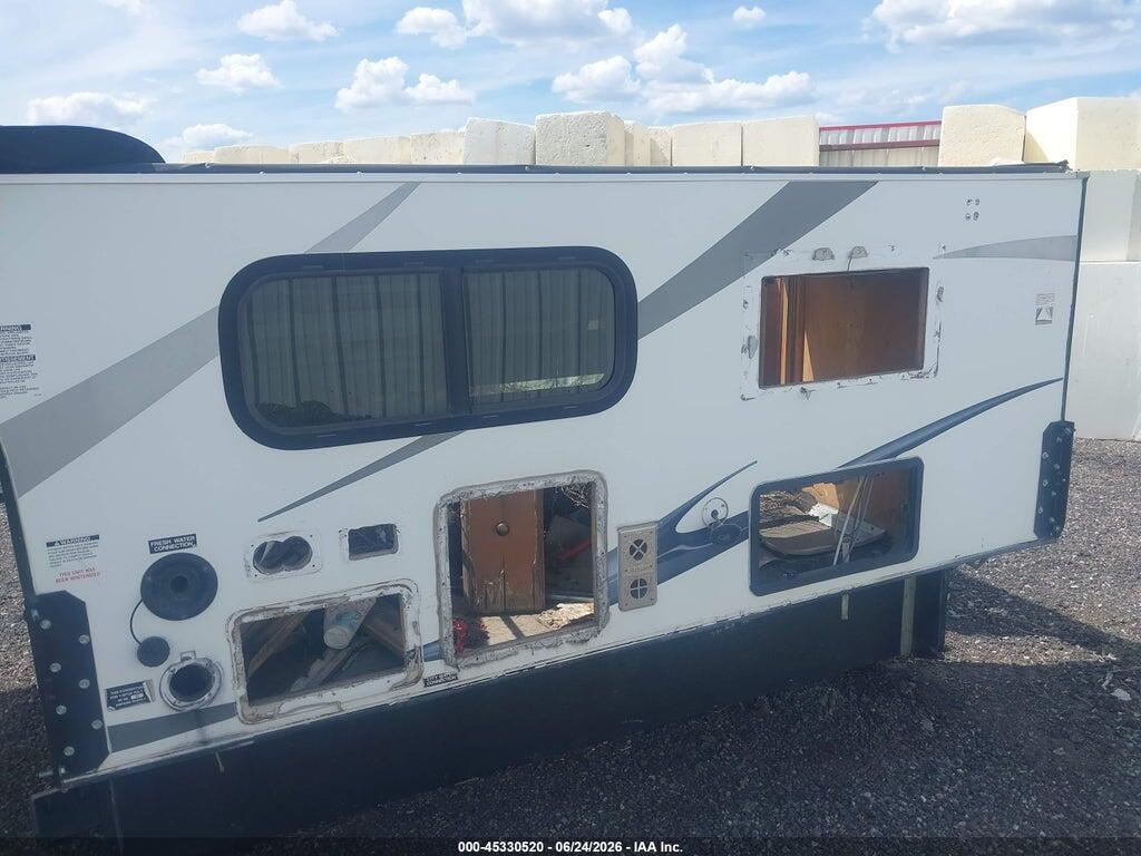 4X4SRC604FN105010 2015 FOREST RIVER CAMPER SHELL photo no. 11