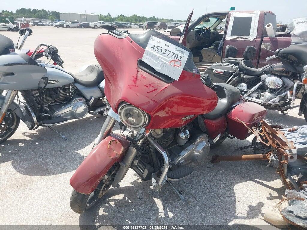 1HD1KBC12JB663802 2018 HARLEY-DAVIDSON FLHX photo no. 2