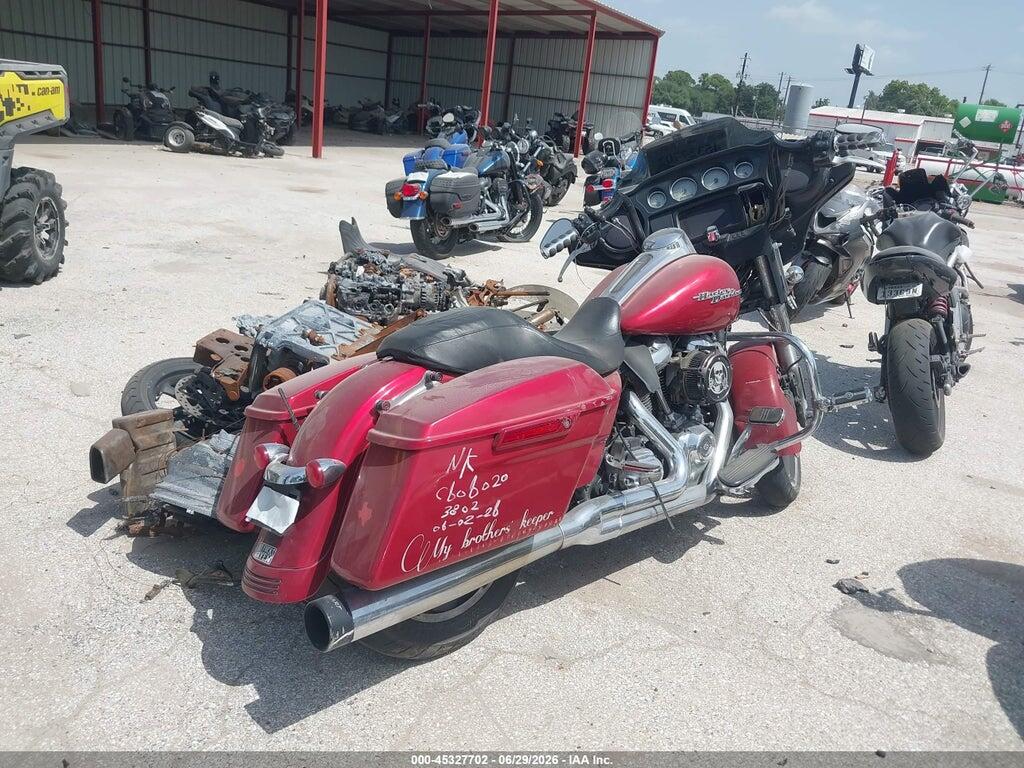 1HD1KBC12JB663802 2018 HARLEY-DAVIDSON FLHX photo no. 4