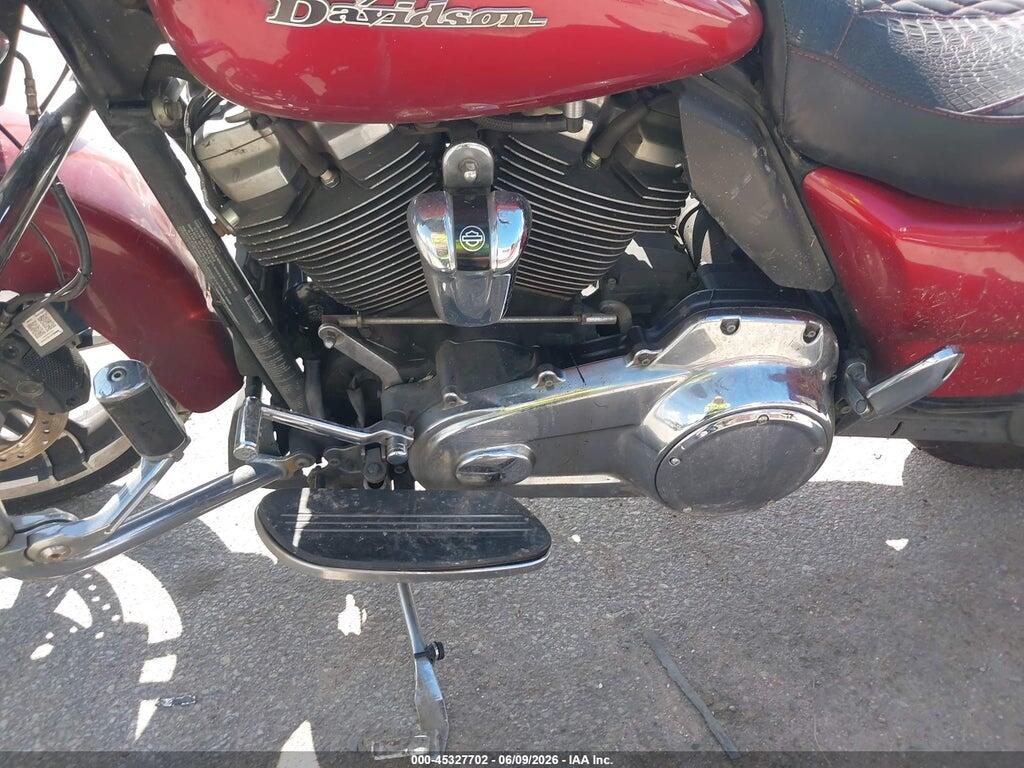 1HD1KBC12JB663802 2018 HARLEY-DAVIDSON FLHX photo no. 9