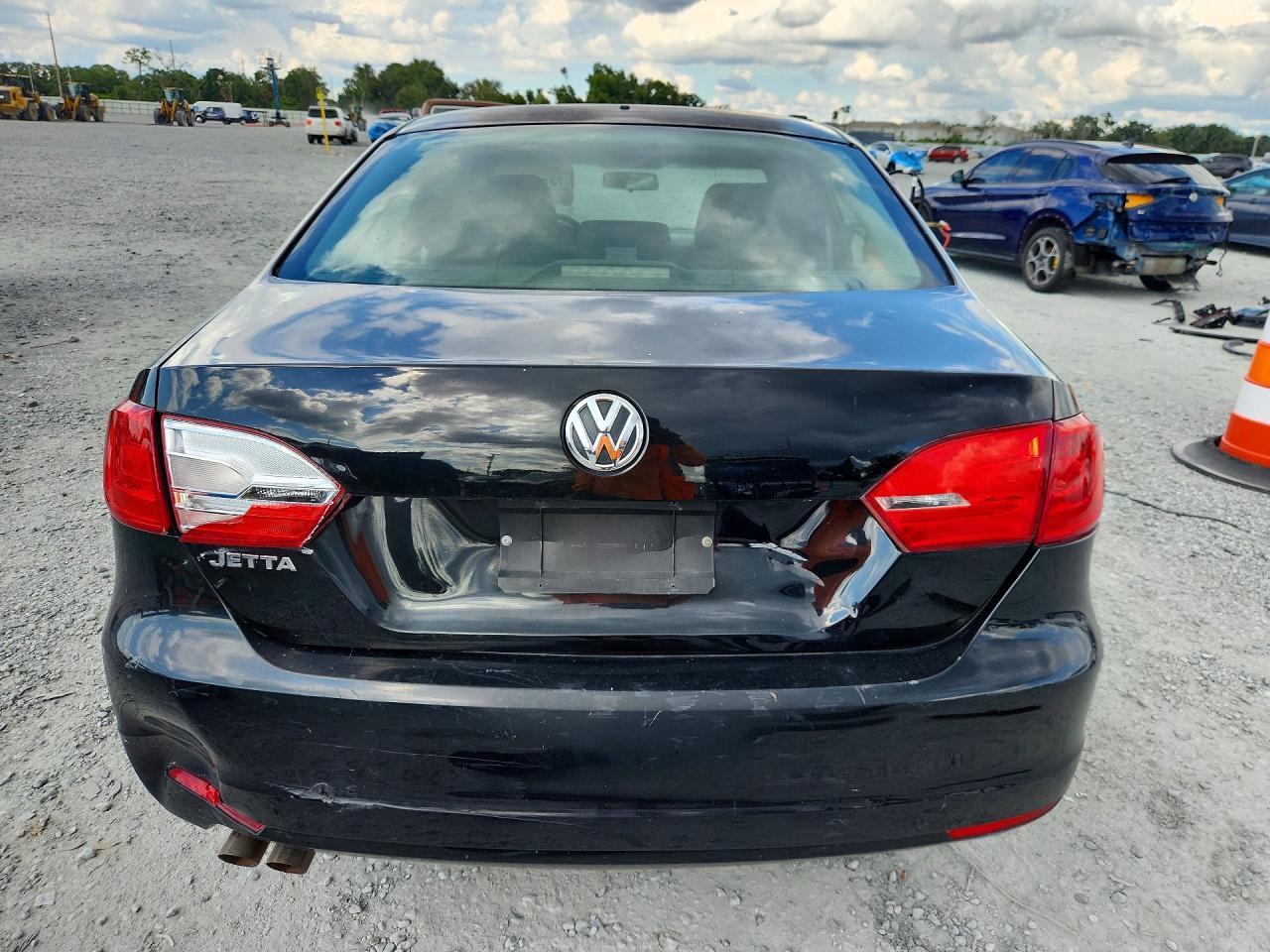 2013 VOLKSWAGEN JETTA BASE — Фото 6 из 13