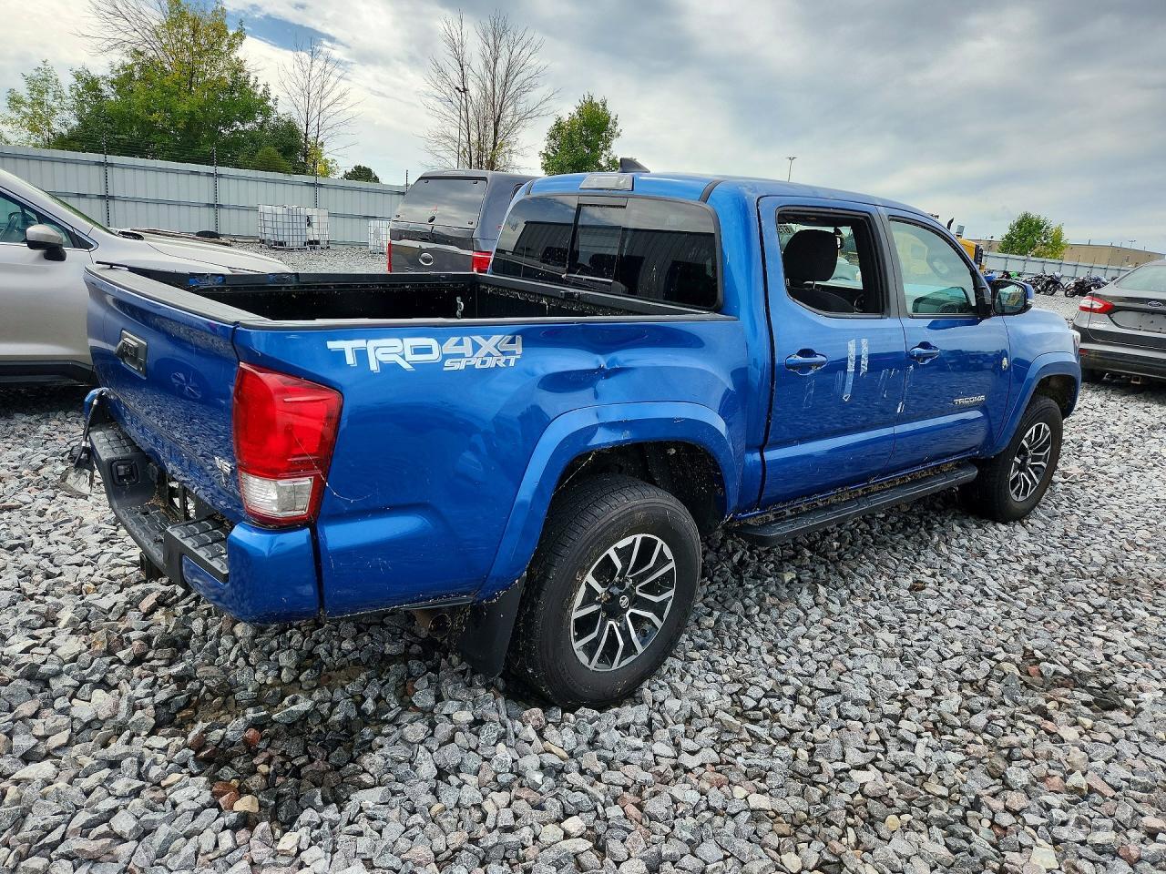 2017 TOYOTA TACOMA TRD SPORT — Фото 3 из 12