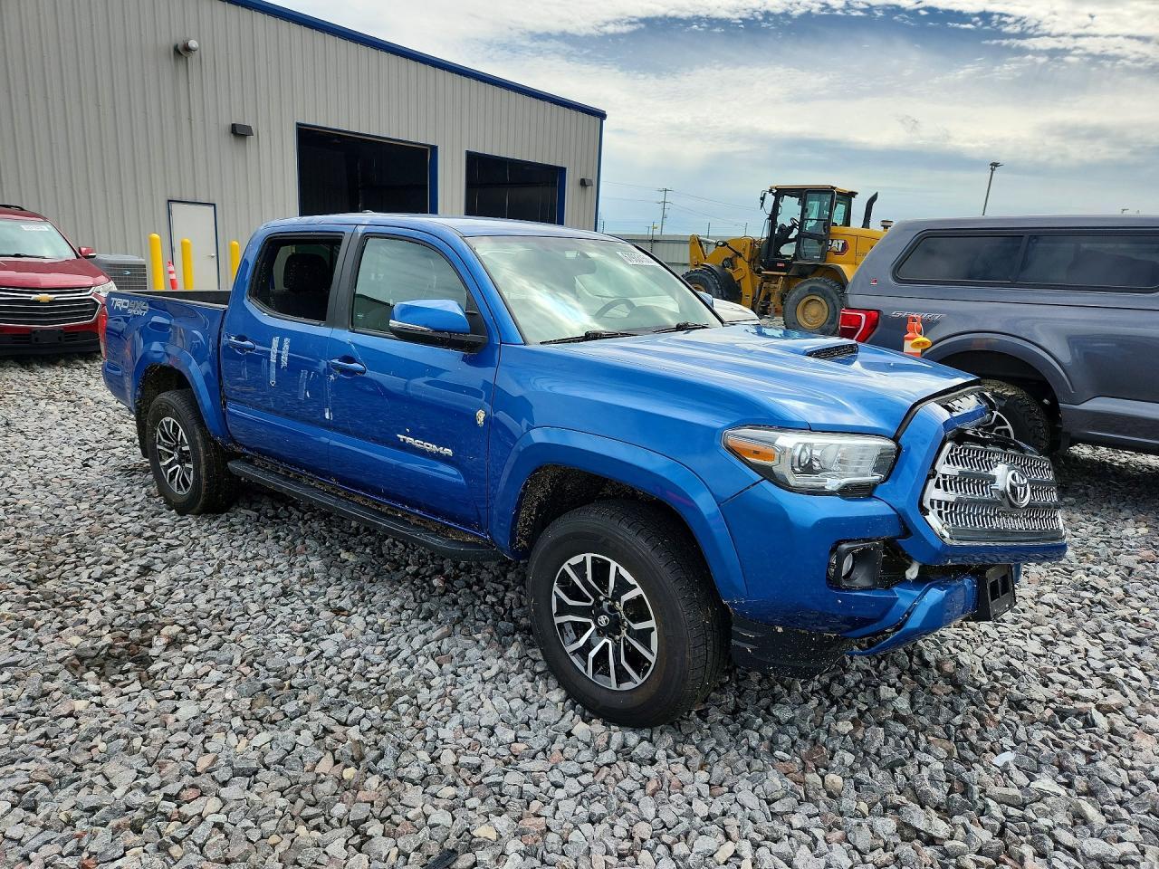 2017 TOYOTA TACOMA TRD SPORT — Фото 4 из 12