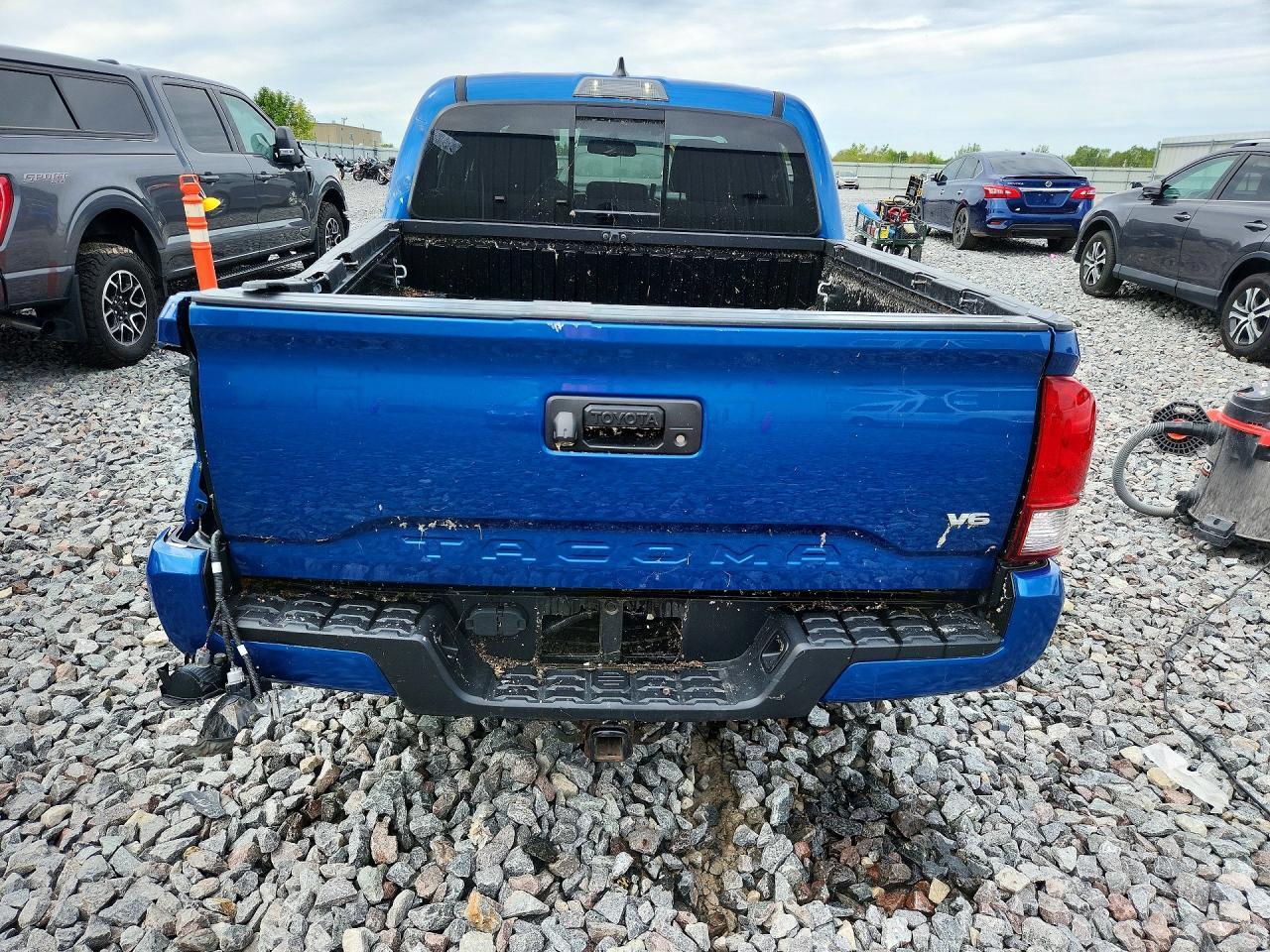 2017 TOYOTA TACOMA TRD SPORT — Фото 6 из 12