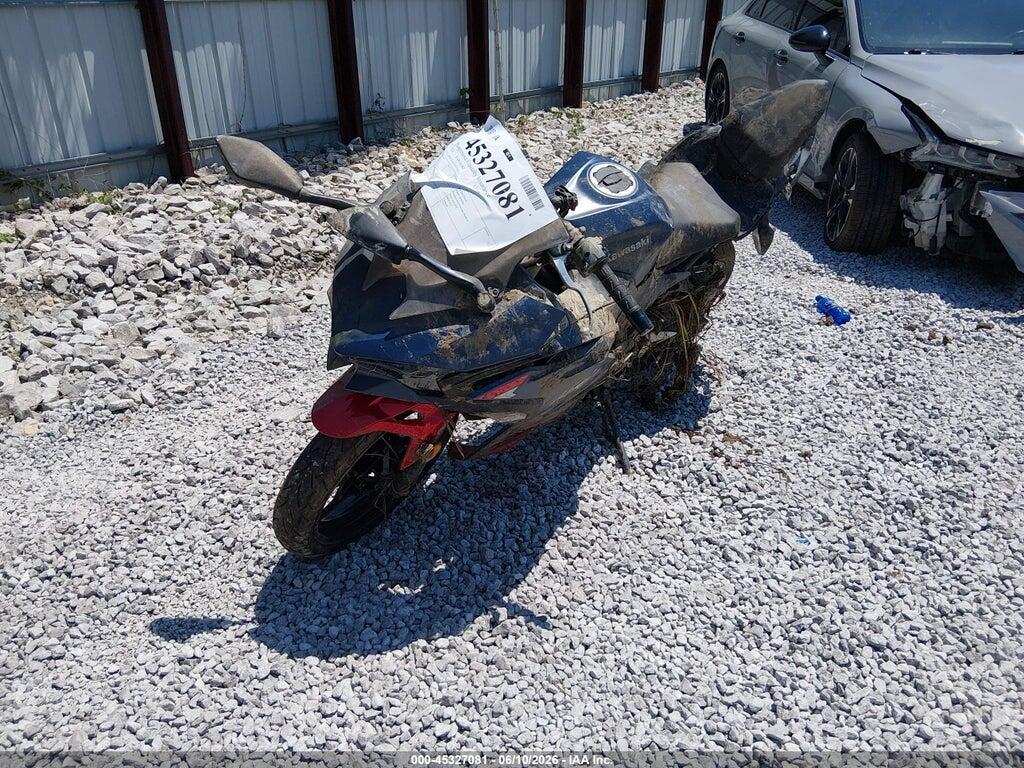 ML5EXGG15TDA78082 2026 KAWASAKI EX500 photo no. 2