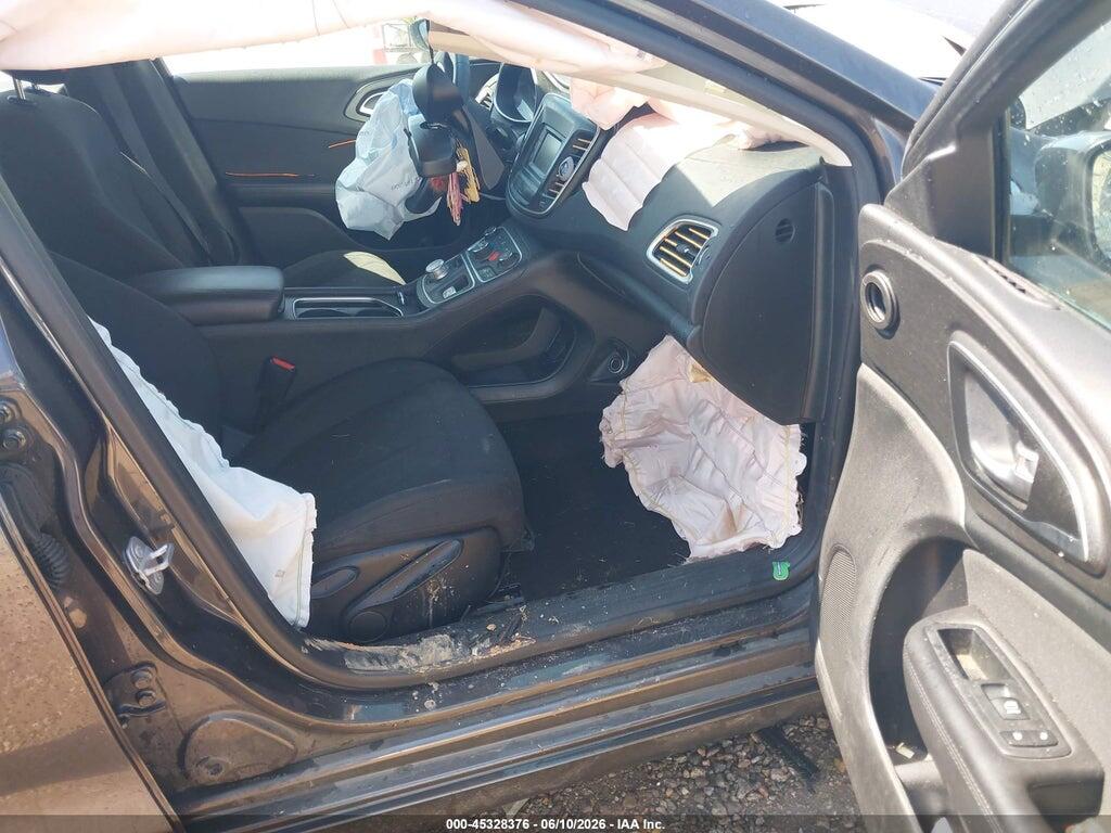 1C3CCCAB6GN117301 2016 CHRYSLER 200 photo no. 5