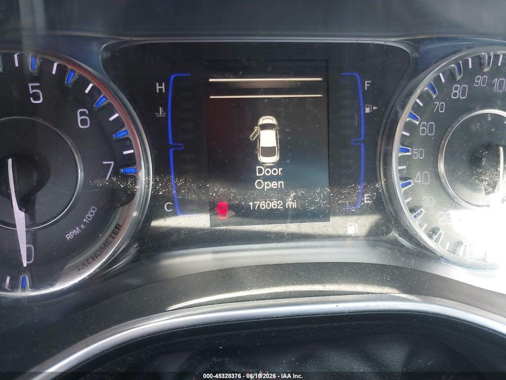 1C3CCCAB6GN117301 2016 CHRYSLER 200 photo no. 7