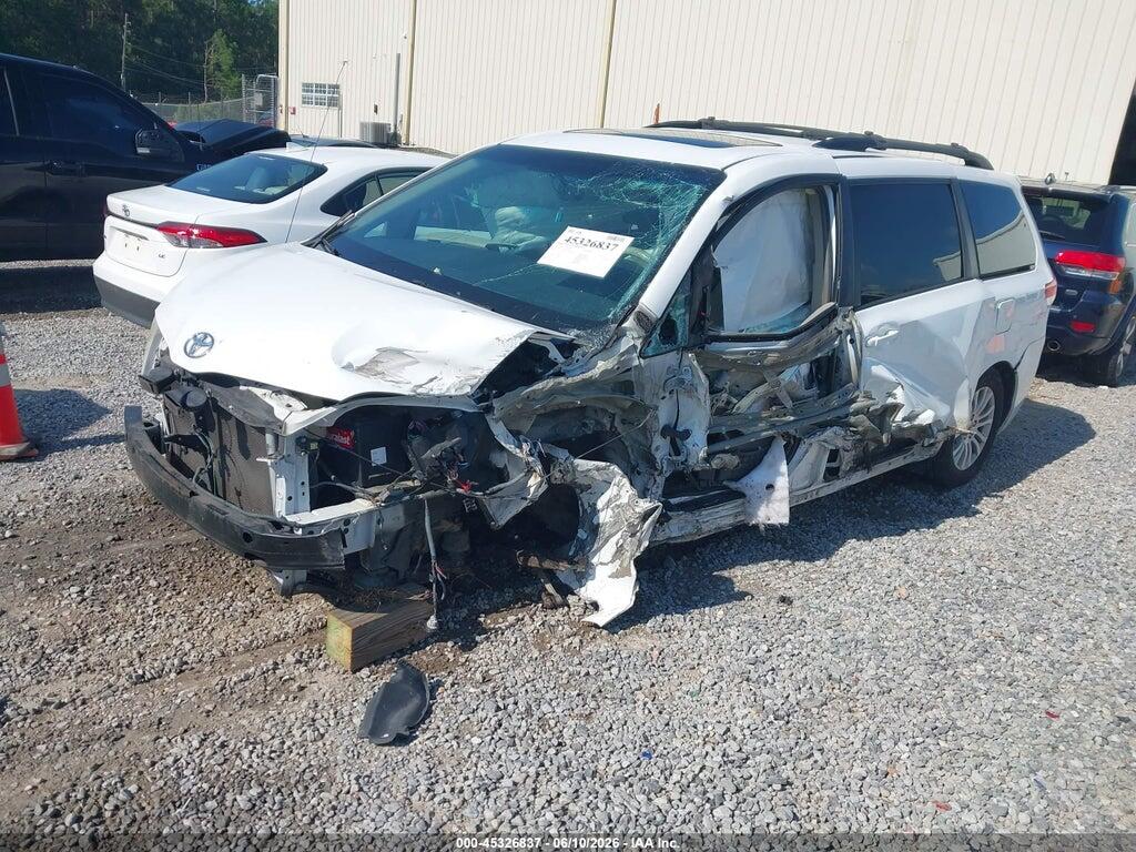 5TDYK3DC4ES454419 2014 TOYOTA SIENNA photo no. 2
