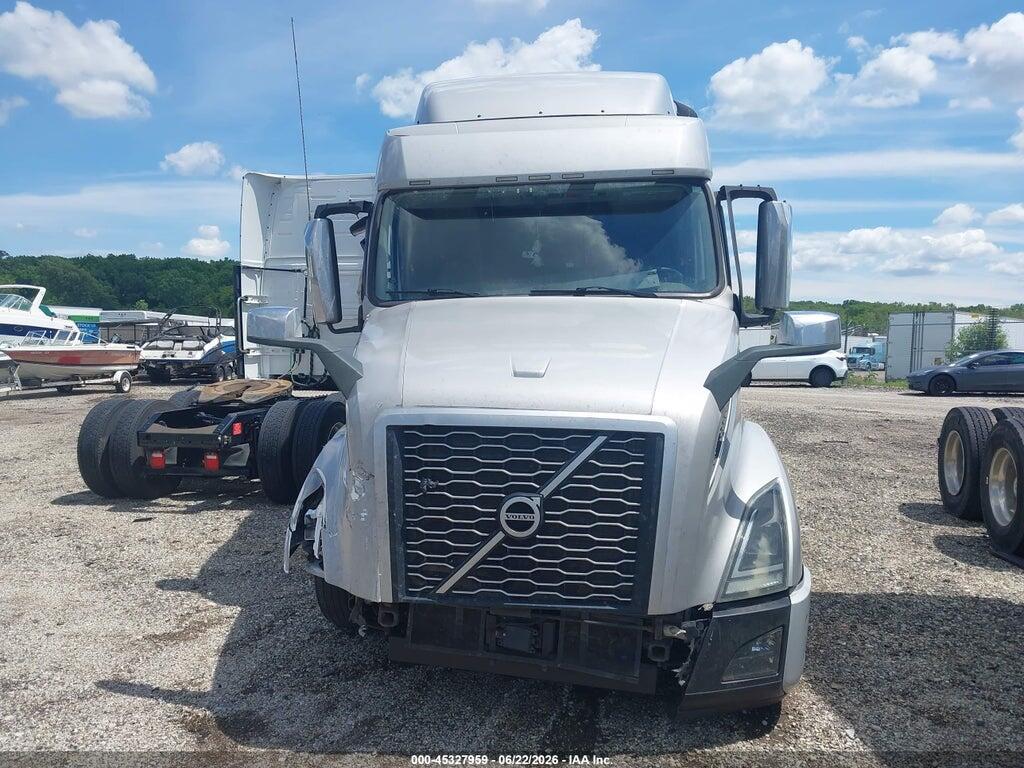4V4NC9TJ0KN218018 2019 VOLVO VNL photo no. 12