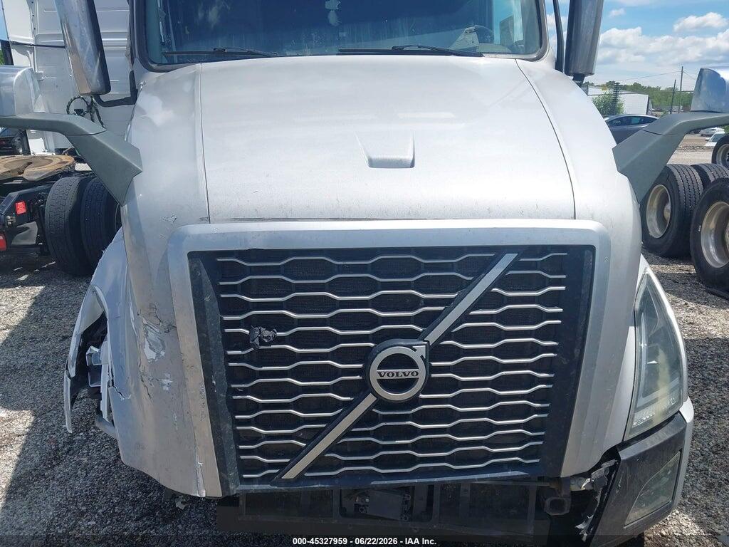 4V4NC9TJ0KN218018 2019 VOLVO VNL photo no. 9