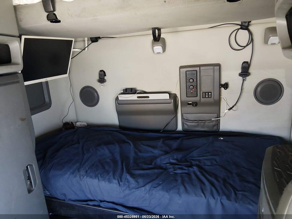 4V4NC9EH3KN217410 2019 VOLVO VNL photo no. 12