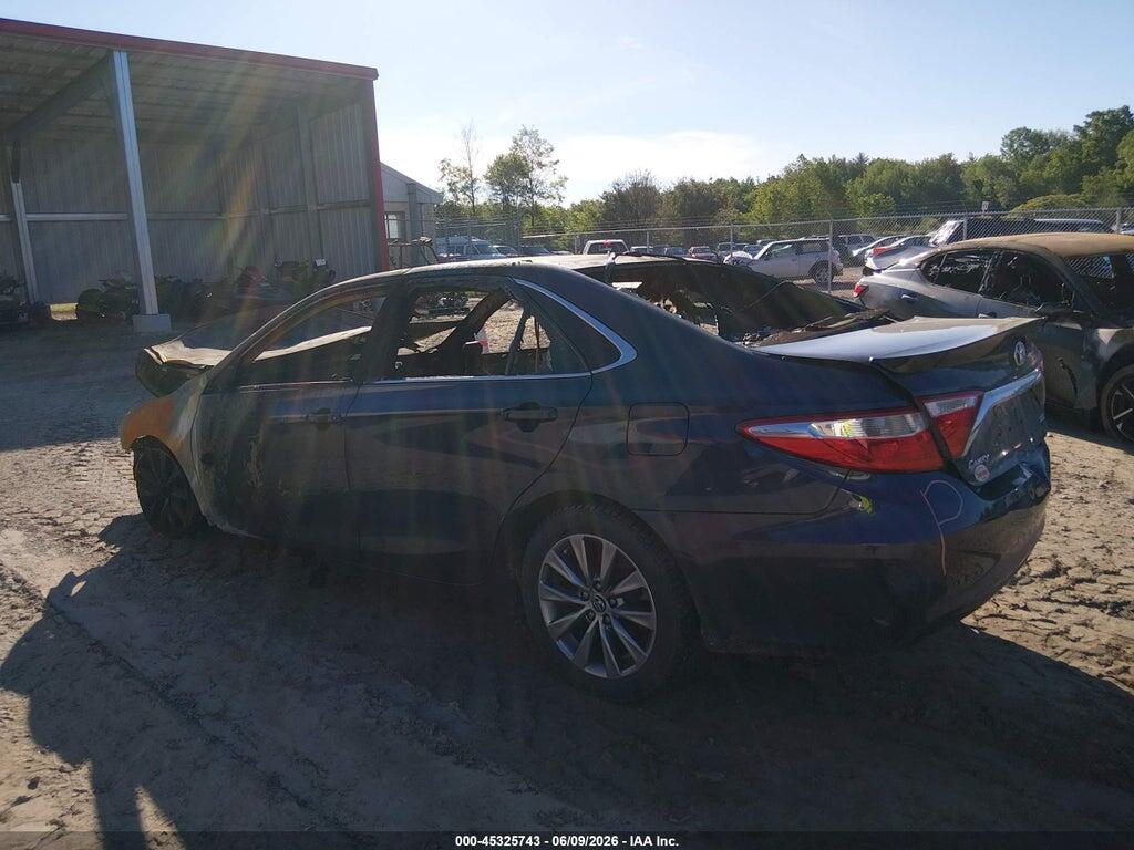 4T1BF1FK3FU882400 2015 TOYOTA CAMRY photo no. 3