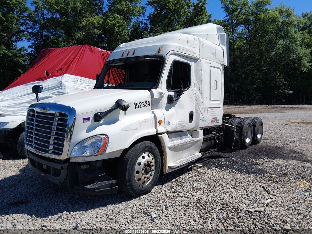 1FUJGLDV9FLGF1035 2015 FREIGHTLINER CASCADIA 125 photo no. 2